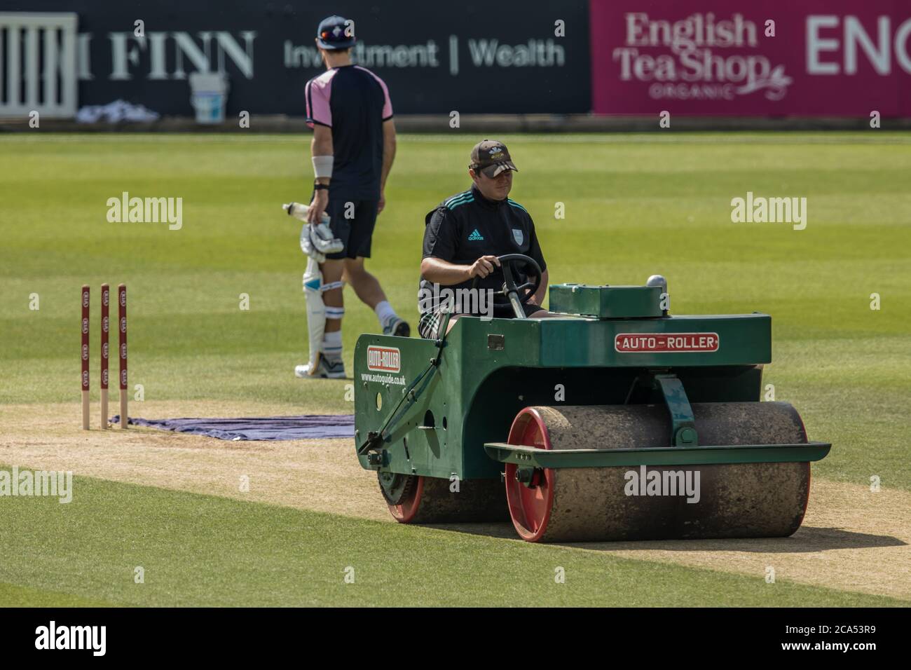 London, UK. 4 August, 2020. Using the heavy roller ahead of play as Surrey take on Middlesex on day four of the Bob Willis Trophy game at the Oval. David Rowe/Alamy Live News Stock Photo