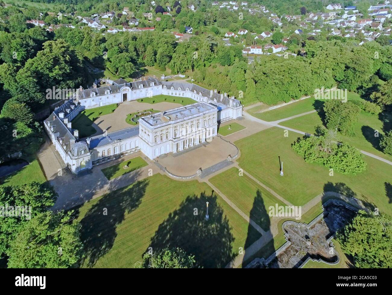 Bizy castle hi-res stock photography and images - Alamy