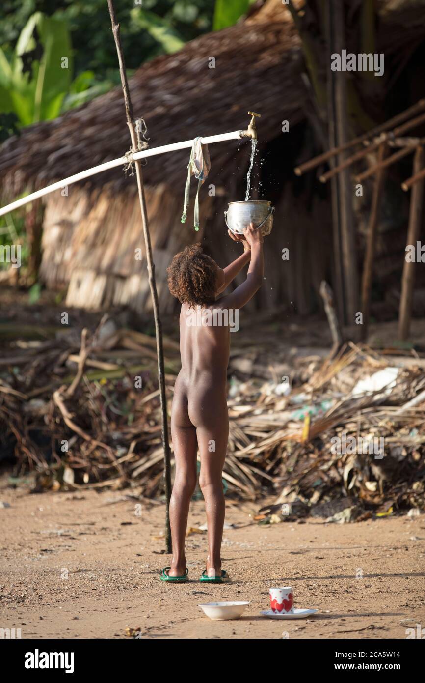 Vanuatu child hi-res stock photography and images - Alamy