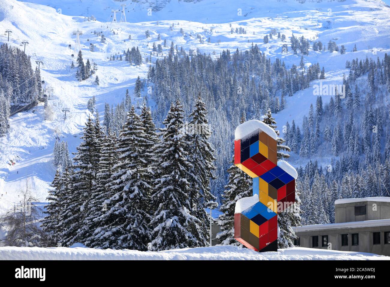 France, Haute Savoie, Flaine, Trois Hexagones, Victor Vasarely, 1973 (Flaine Forum, roof of the shopping mall) Polychrome construction set in enamelled sheet metal Height 5, 30 mCommand by Eric and Sylvie Boissonnas to the artist, the work Three polychrome hexagons is a tribute to the Bauhaus from which it takes the code of primary colors Stock Photo