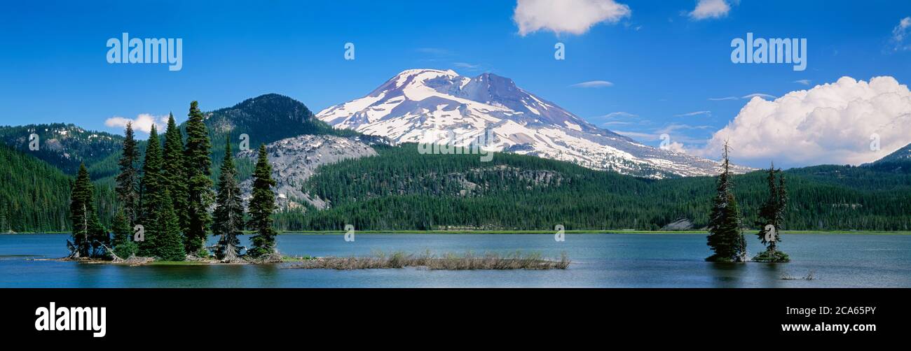 South Sister Mountain and Sparks Lake, Oregon, USA Stock Photo