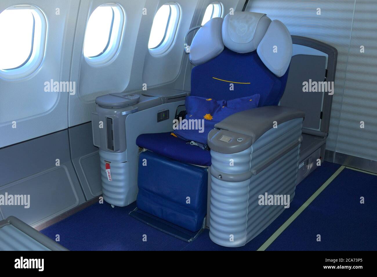 First Class cabin (pre 2013) in Lufthansa German Airlines, Airbus A340-300 Stock Photo