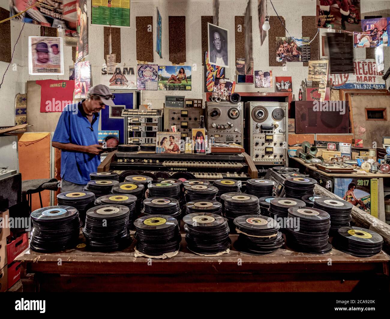 Randys recording studio hires stock photography and images Alamy