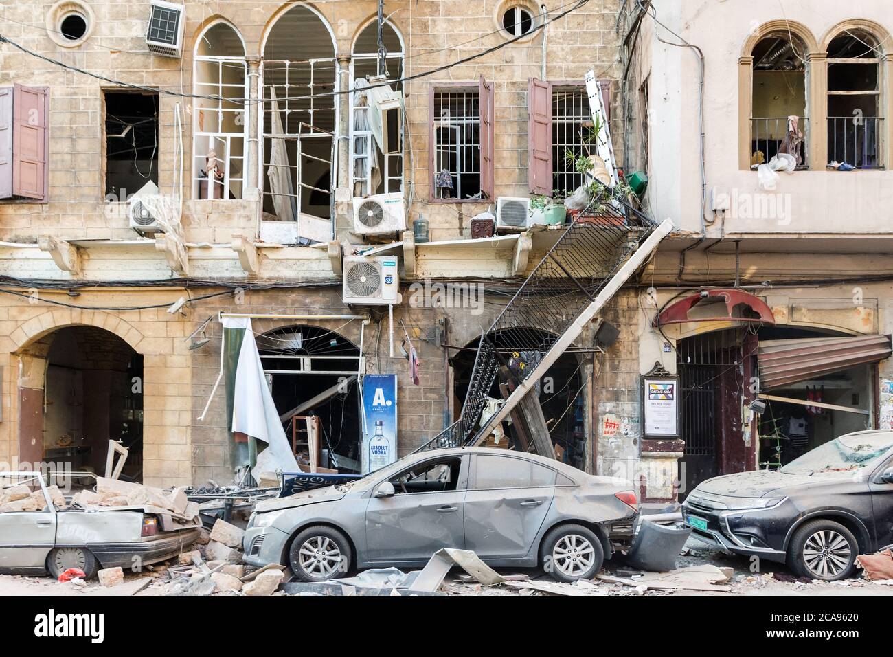 Achrafieh/Beirut, Lebanon, 5th August, 2020. Building partially destroyed from a massive explosion on August 4 in Mar Mikhael neighborhood. Credit: Joseph Khoury/Alamy Live News Stock Photo