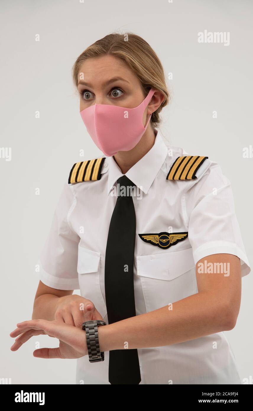 Pilot female hi-res stock photography and images - Alamy