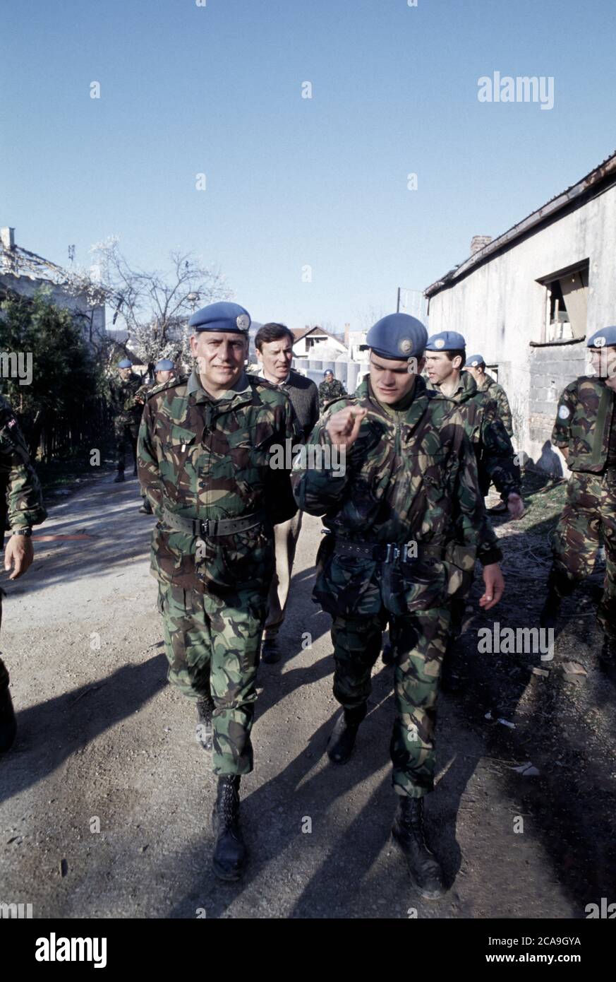 29th March 1994 During the war in Bosnia: General Sir Charles Guthrie, Chief of Staff of the British Army, is given a tour of Stari Vitez in central Bosnia. Stock Photo