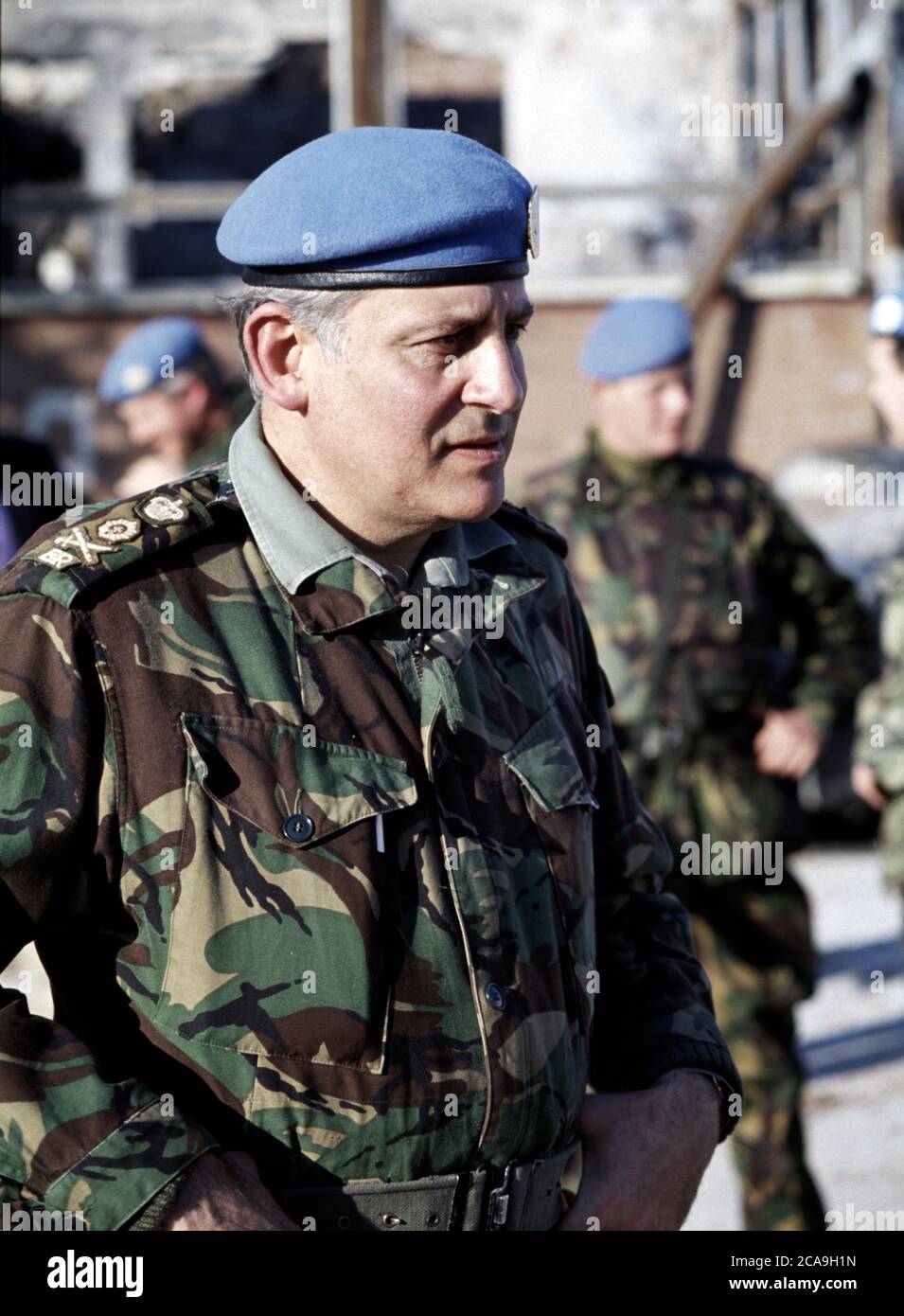 29th March 1994 During the war in Bosnia: General Sir Charles Guthrie, Chief of Staff of the British Army, is given a tour of Stari Vitez in central Bosnia. Stock Photo