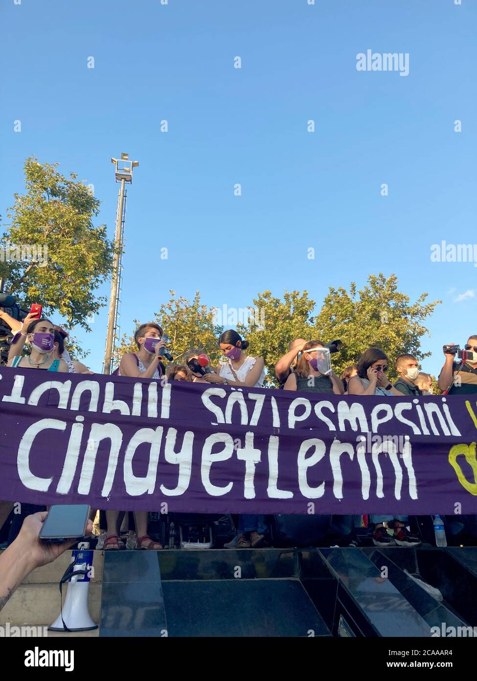 Istanbul Turkey 05th Aug 2020 People Gather In The Istanbul District Of Kadikoy To Demonstrate Against Violence Against Women And The Denunciation Of The So Called Istanbul Convention In Several Turkish Cities Demonstrators
