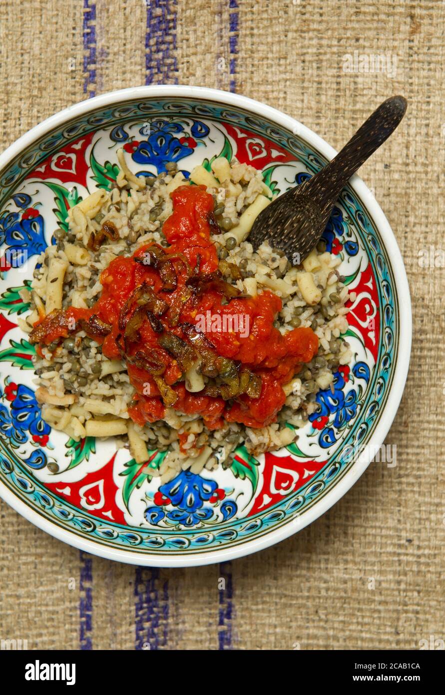 Koshari (Egyptian street food Stock Photo - Alamy