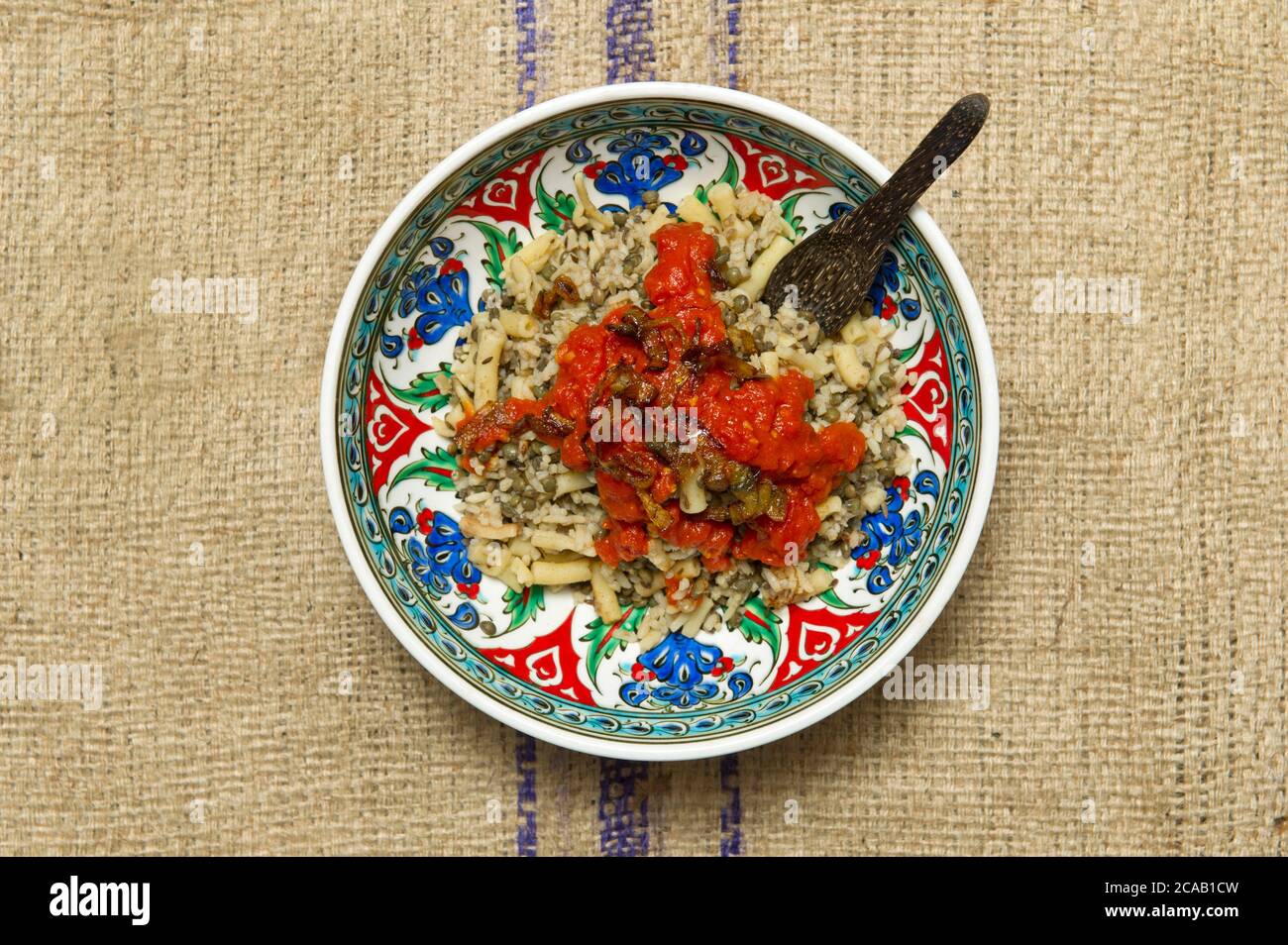 Koshari (Egyptian street food Stock Photo - Alamy