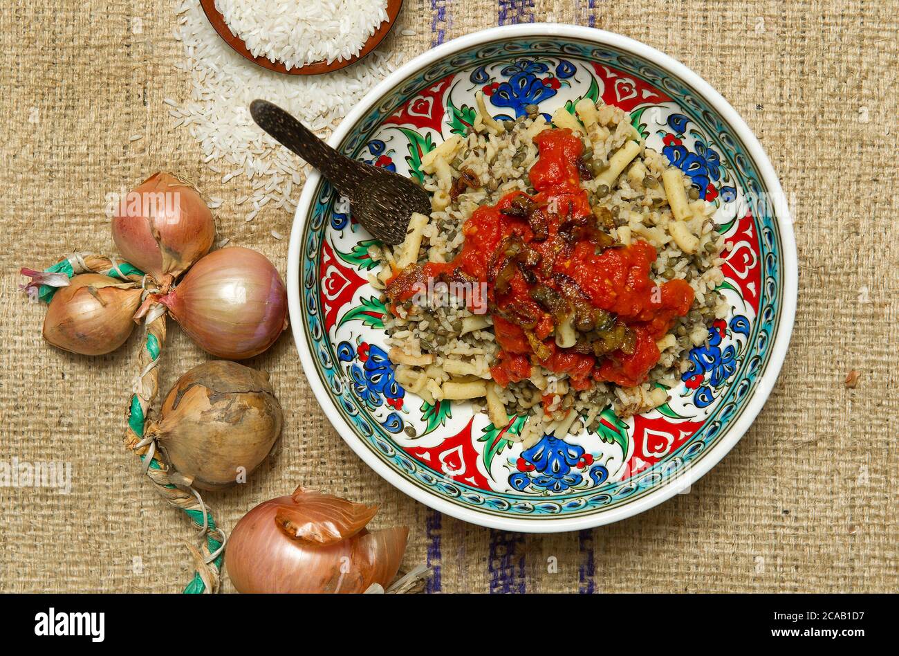 Koshari (Egyptian street food Stock Photo - Alamy