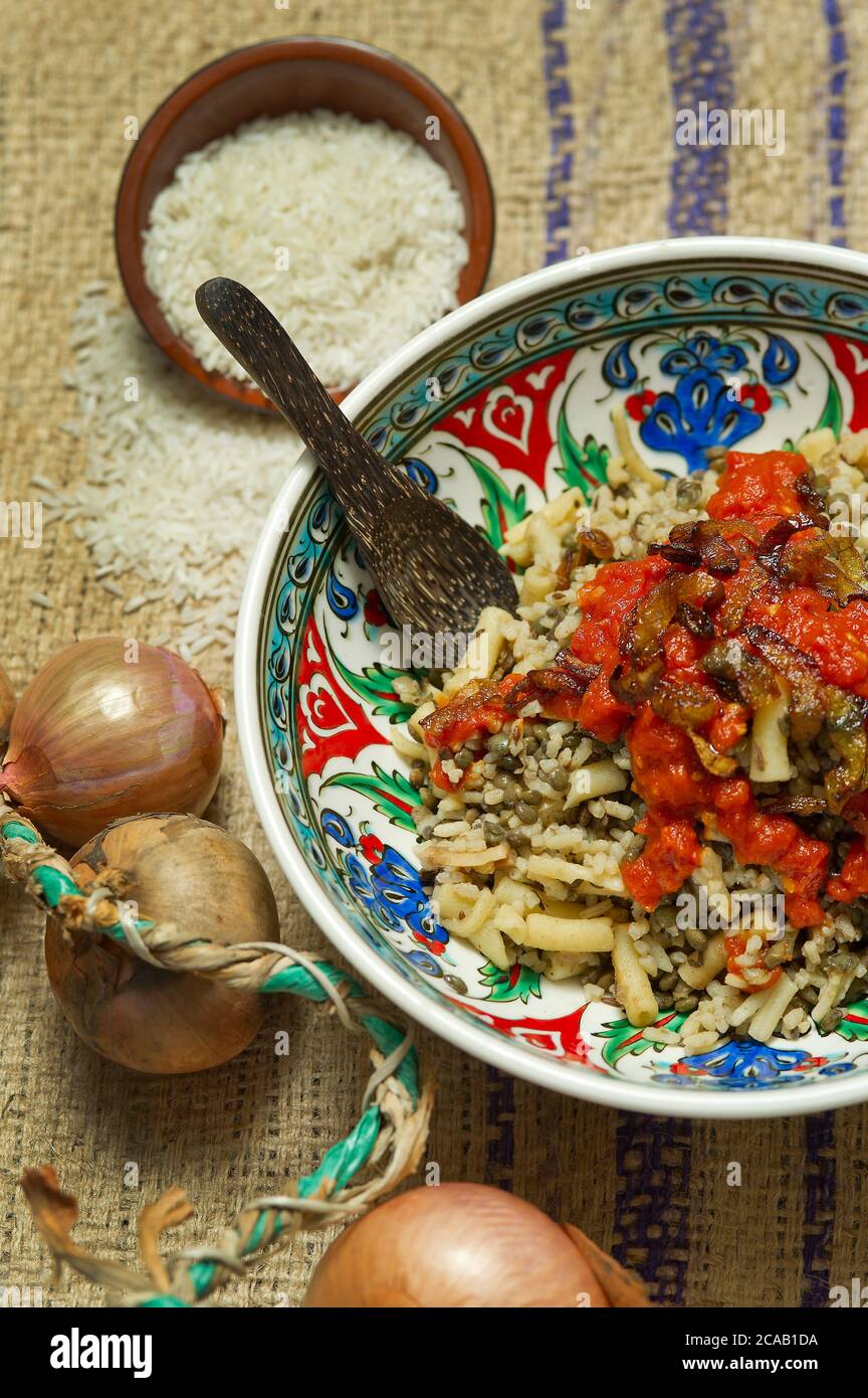 Koshari (Egyptian street food Stock Photo - Alamy