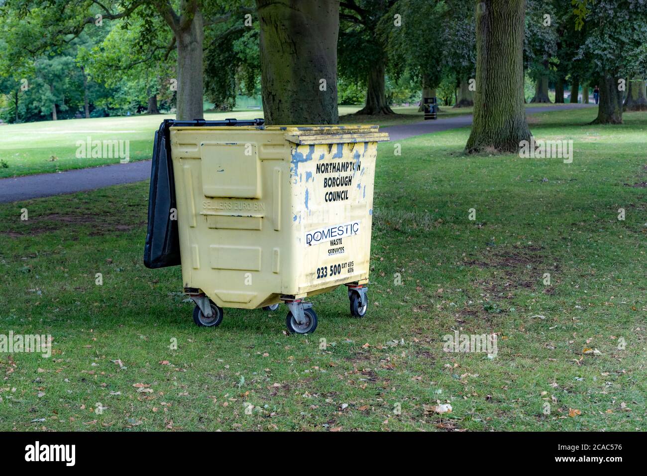 Northampton, UK. 6th August 2020. Signs and industrial waste bins