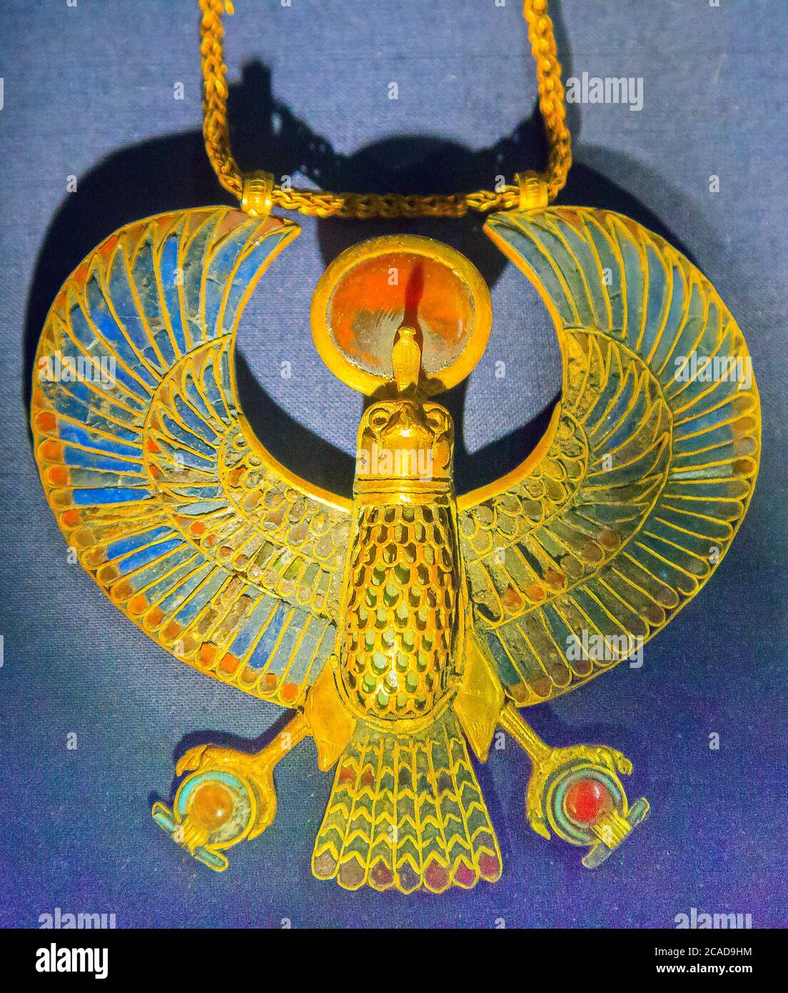 Pectoral from tomb tutankhamun from hi-res stock photography Pectoral from tomb tutankhamun from hi-res stock photography