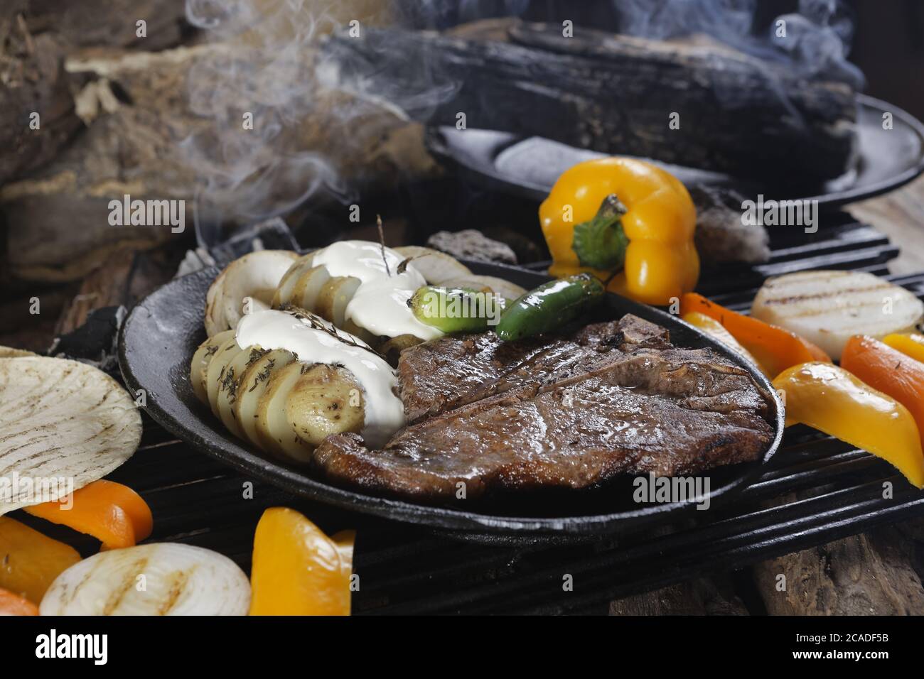 T bone steak potato salad hi-res stock photography and images - Alamy