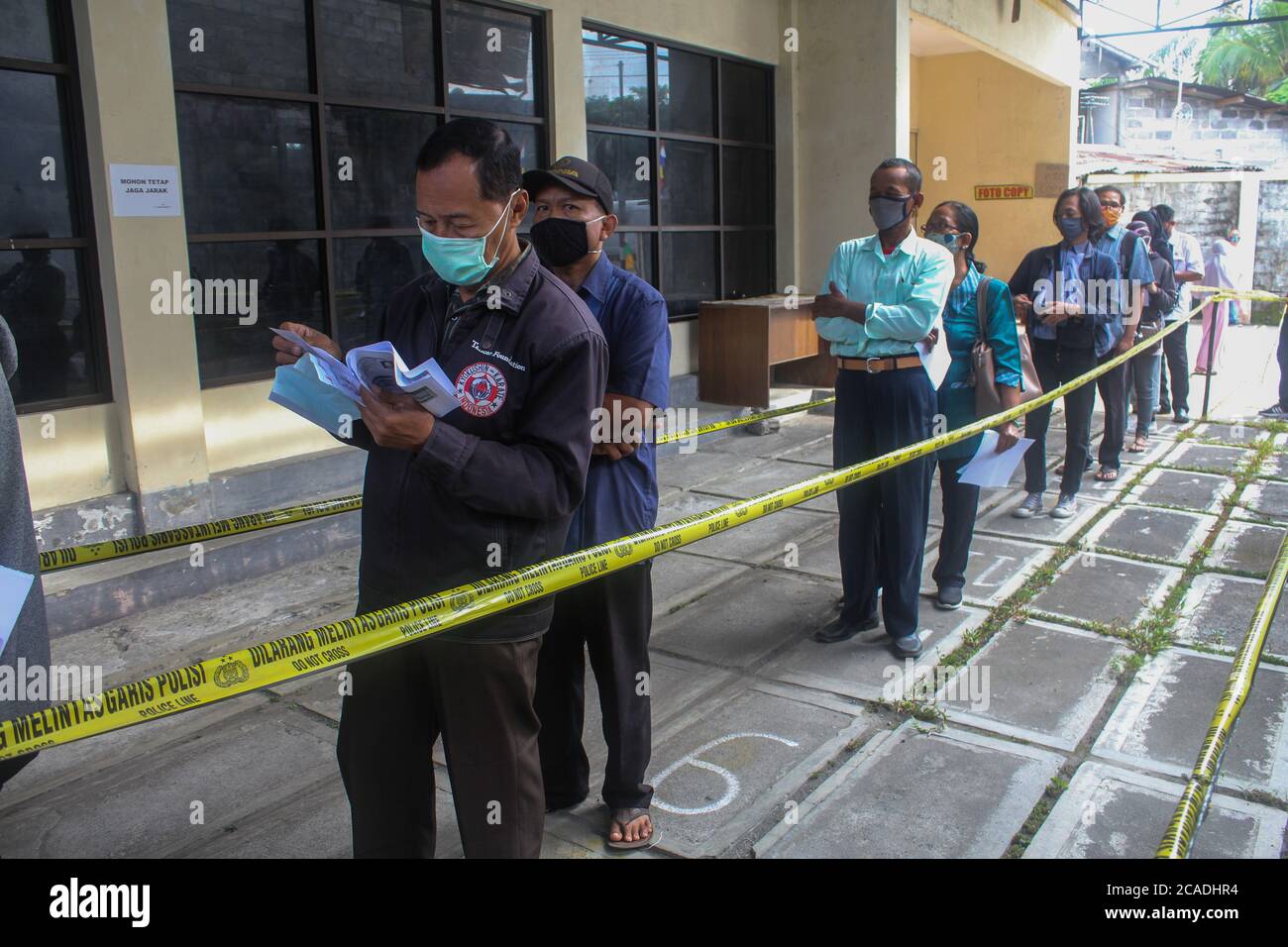 Sleman, YOGYAKARTA, INDONESIA. 6th Aug, 2020. A number of residents queued  for driving licenses in Sleman, Yogyakarta, Indonesia on Thursday, August  6, 2020. The Indonesian Central Bureau of Statistics (BPS) released  Indonesia's