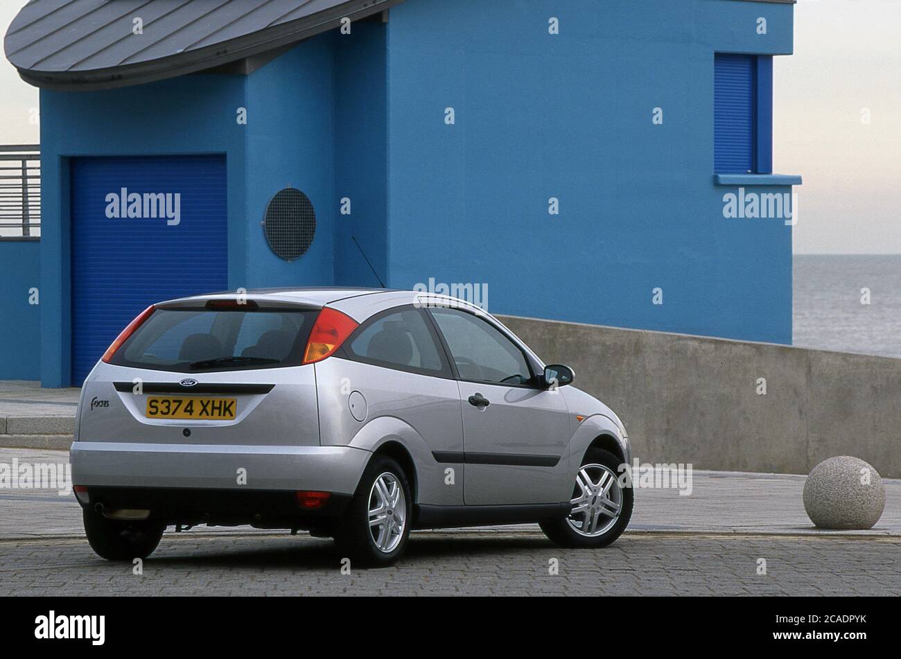 1998 Ford Focus 3 Door Hatch Stock Photo Alamy