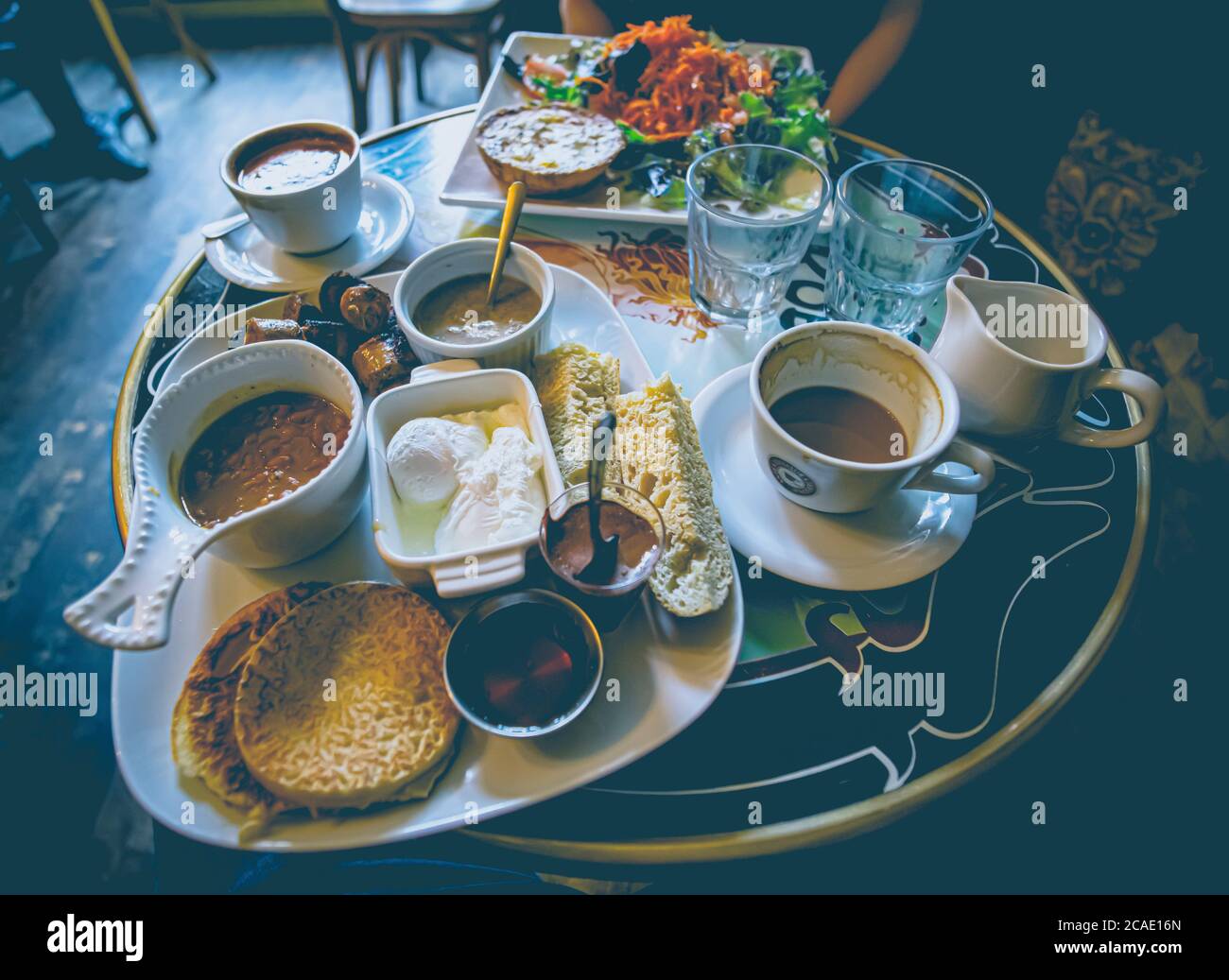 A Masterclass in Cafe Culture and Urban Leisure