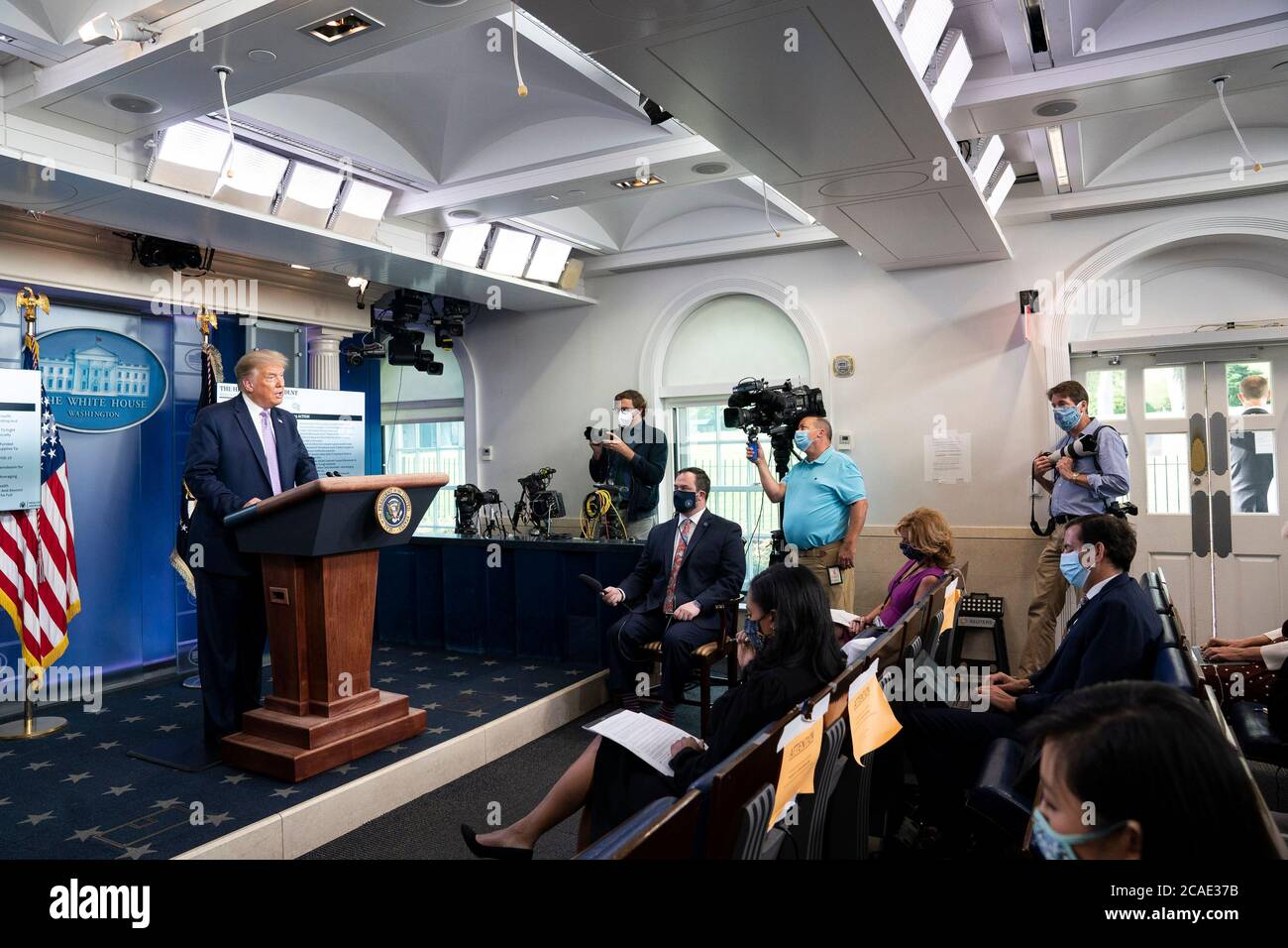Donald trump podium hi-res stock photography and images - Alamy