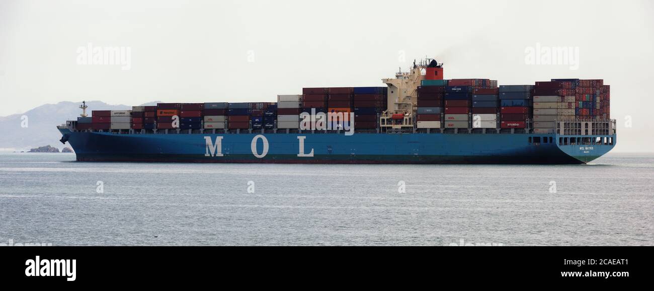 The MOL Matrix container ship heading to the Pacific ocean having ...
