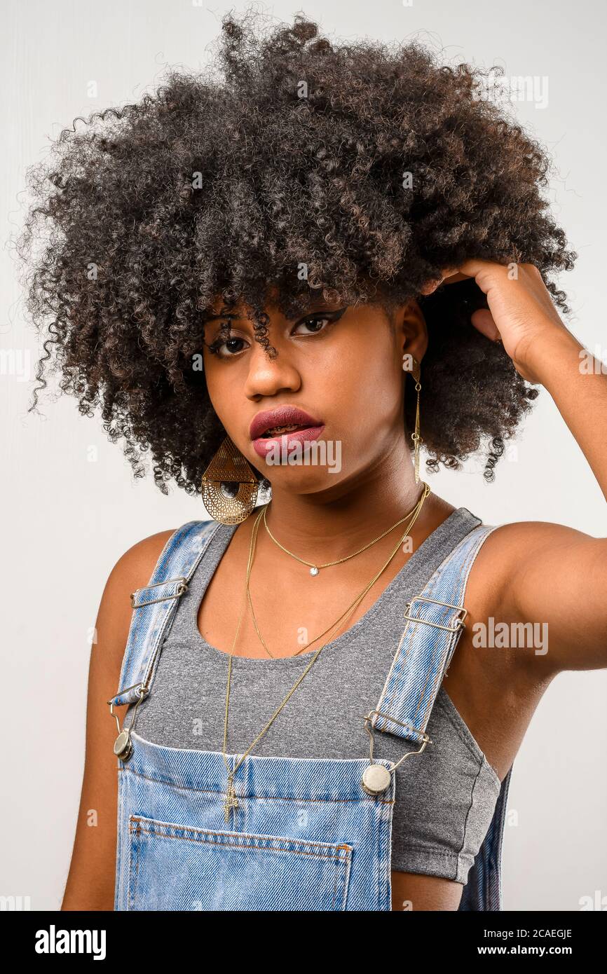 Ethnic hair salon hi-res stock photography and images - Alamy
