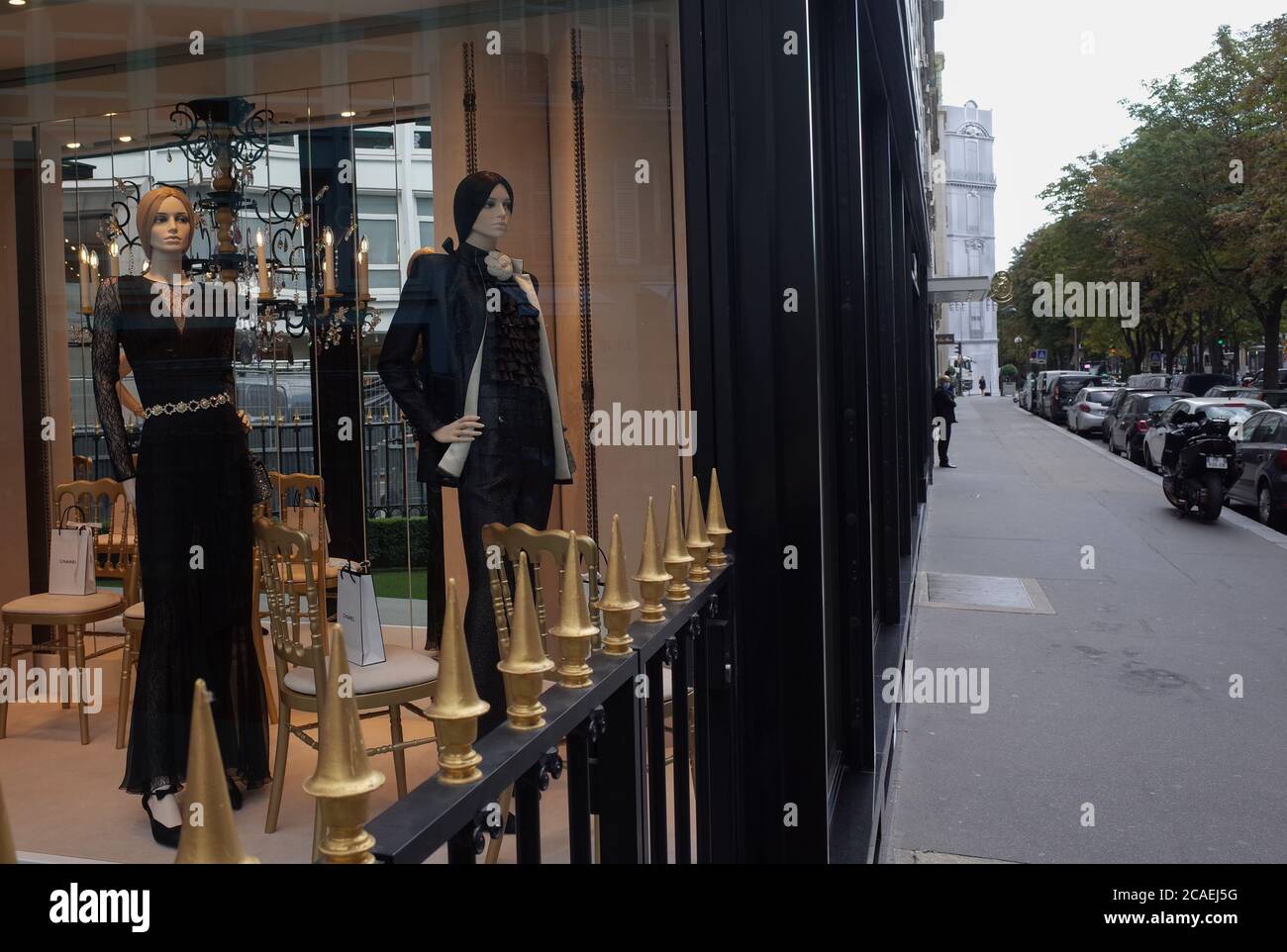 *** STRICTLY NO SALES TO FRENCH MEDIA OR PUBLISHERS - RIGHTS RESERVED ***August 03, 2020 - Paris, France: The front of the Louis Vuitton store in avenue Montaigne, a street lined with luxury stores. Luxury brand stores in Paris are badly affected by Covid crisis, with wealthy tourists staying away due to travel restrictions and coronavirus fears. La facade de la boutique Louis Vuitton sur l'avenue Montaigne. Les boutiques de luxe font face a une chute de leur clientele traditionnelle du fait de la crise du Covid-19 et des restrictions de voyage. Stock Photo