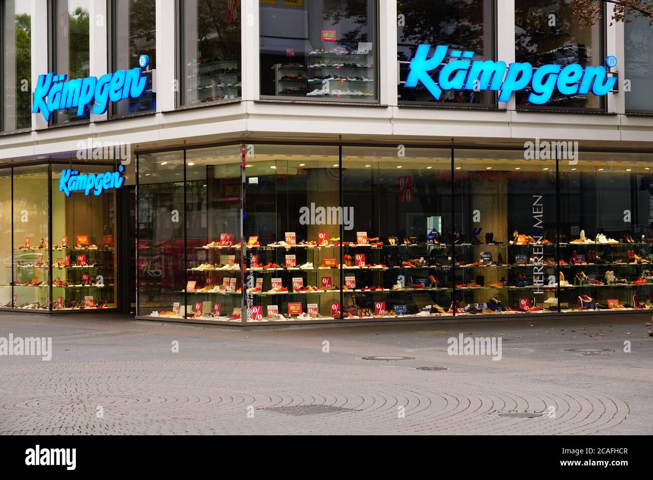 COLOGNE, GERMANY - Aug 02, 2020: Closed Shoe store in Cologne on a Sunday  even Stock Photo - Alamy