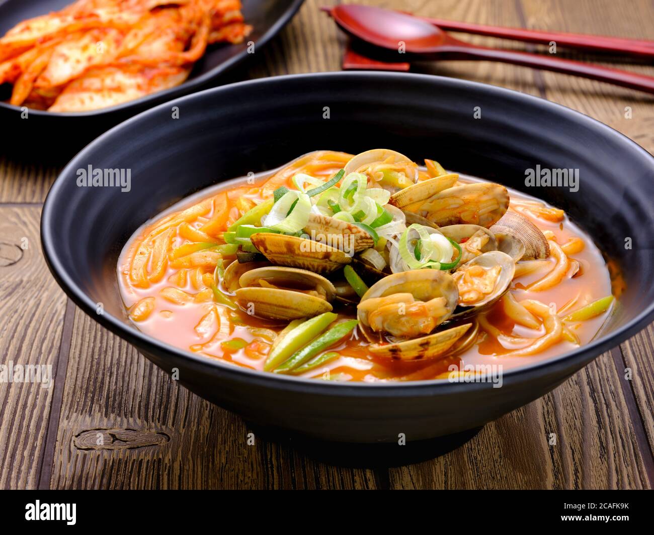 Jjamppong (Korean spicy seafood noodle Stock Photo - Alamy