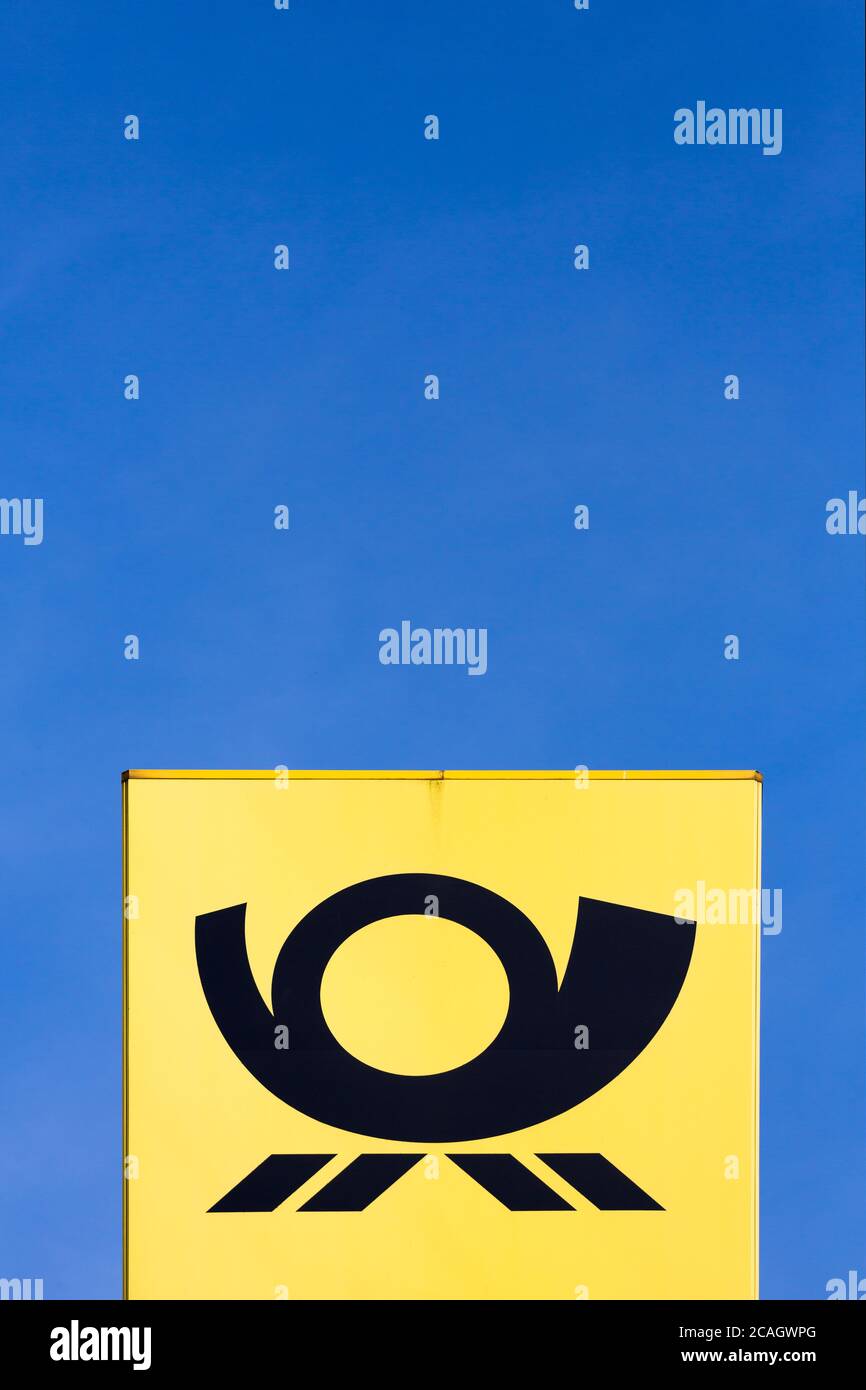 31.05.2020, Bremen, Bremen, Germany - Post-Logo on the roof of a distribution centre of the Deutsche Post AG. 00A200531D100CAROEX.JPG [MODEL RELEASE: Stock Photo