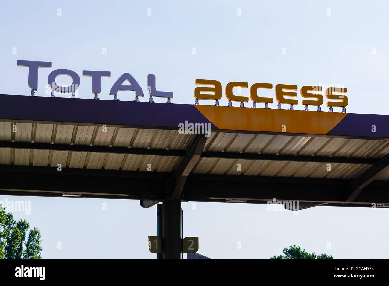 Bordeaux Aquitaine France 08 04 2020 Total Access Logo And Text Sign Of Gas Service Station Store Stock Photo Alamy