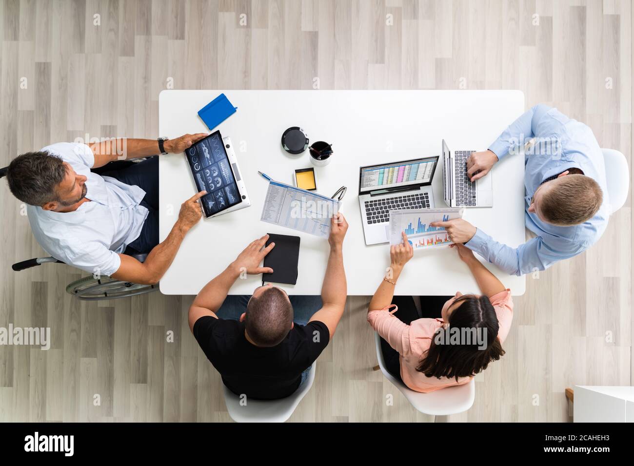 Casual business meeting hi-res stock photography and images - Alamy