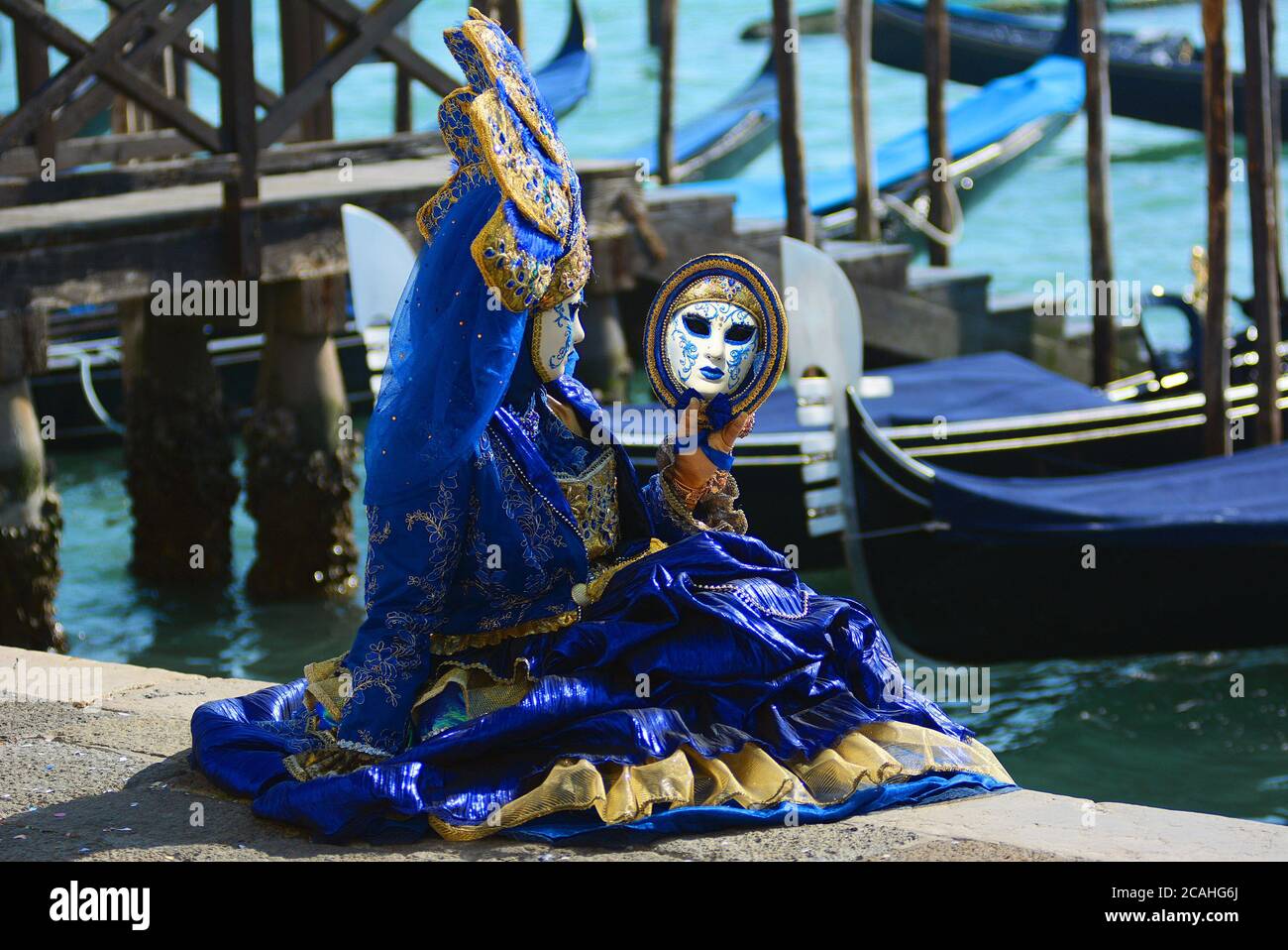 Venetian medieval costumes hi-res stock photography and images - Alamy
