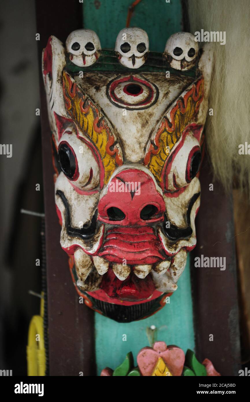 Closeup shot stone dragon hi-res stock photography and images - Alamy