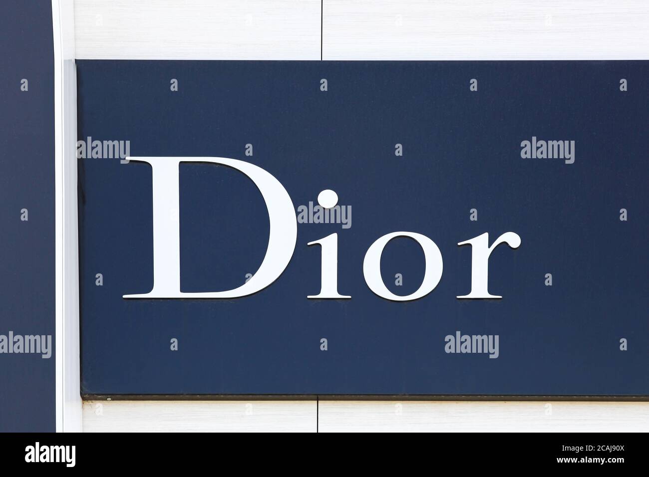 LVMH Names New CEOs at Louis Vuitton, Dior - Shop! Association