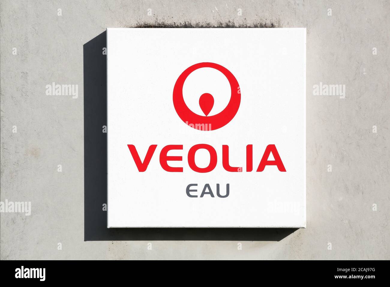 Macon, France - Mars 15, 2020: Veolia water logo on a wall. Veolia Water is the water division of the French company Veolia Environnement Stock Photo