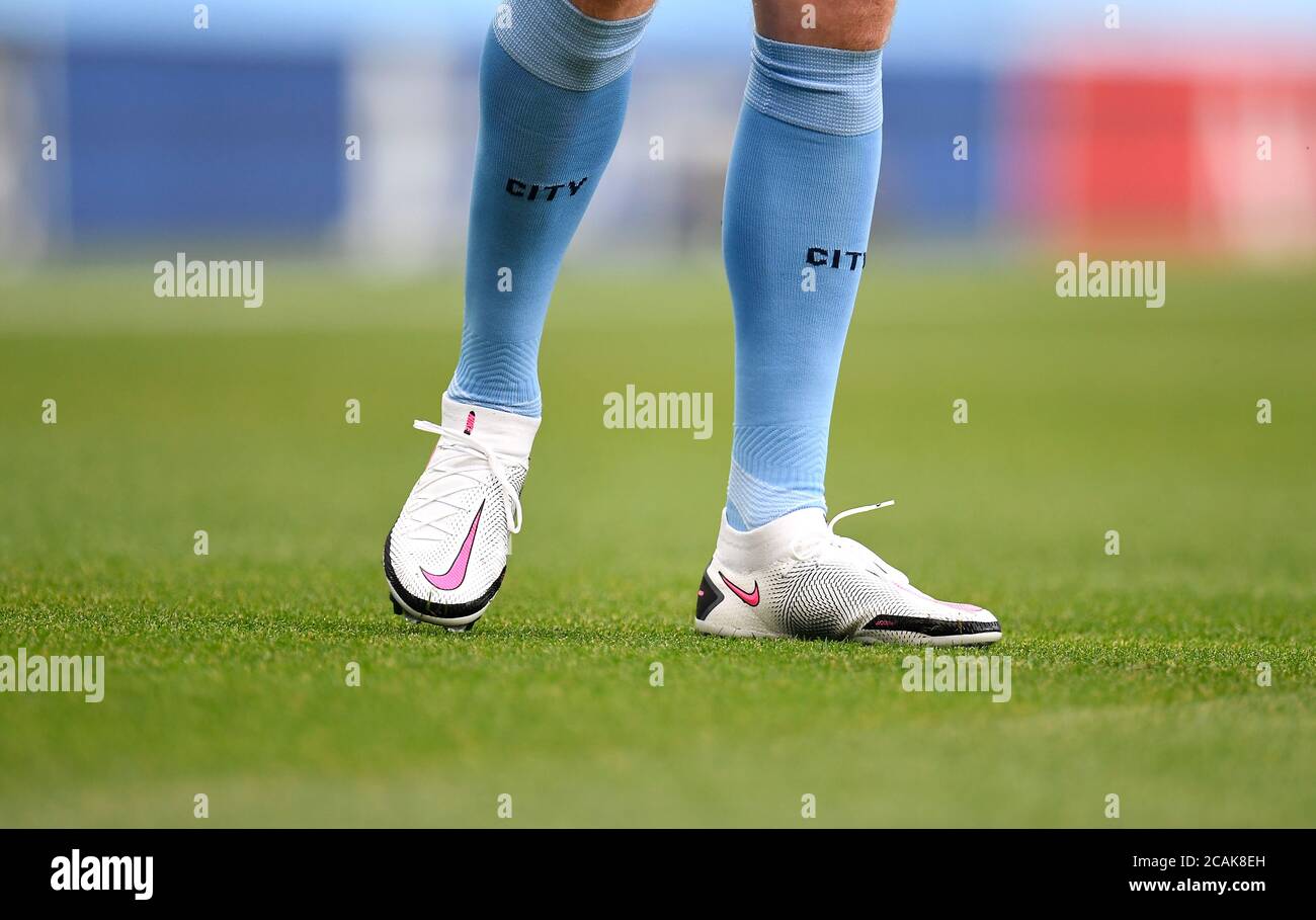 Close up of Manchester City's Kevin De Bruyne boots bfore the UEFA Champions League, round of 16, second leg match at the Etihad Stadium, Manchester. Friday August 7, 2020. See PA story SOCCER Man City. Photo credit should read: Peter Powell/NMC Pool/PA Wire. RESTRICTIONS: Editorial Use Only, No Commercial Use Stock Photo