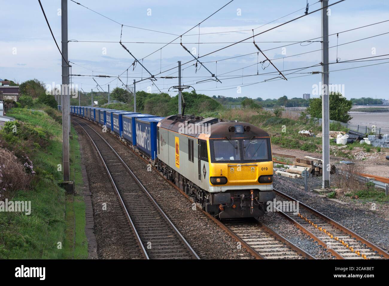Class 92 electric 92019 hauling the Eddie Stobart / Tesco