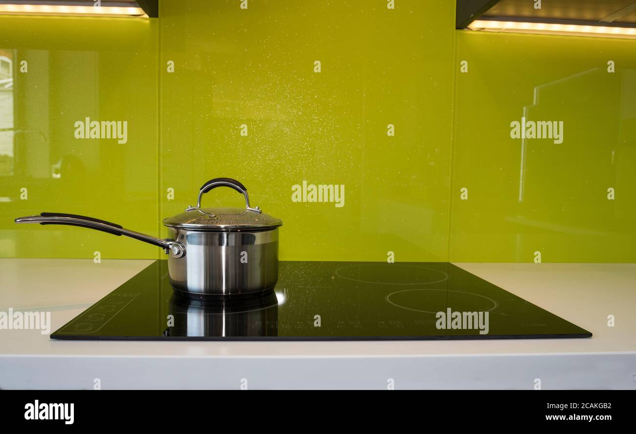 Induction heating hires stock photography and images Alamy