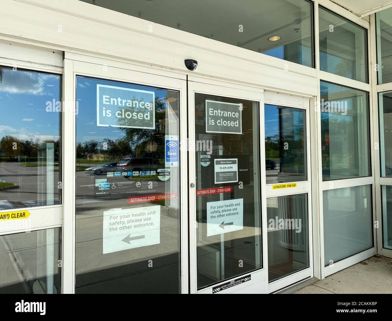 Kohls closed hi-res stock photography and images - Alamy