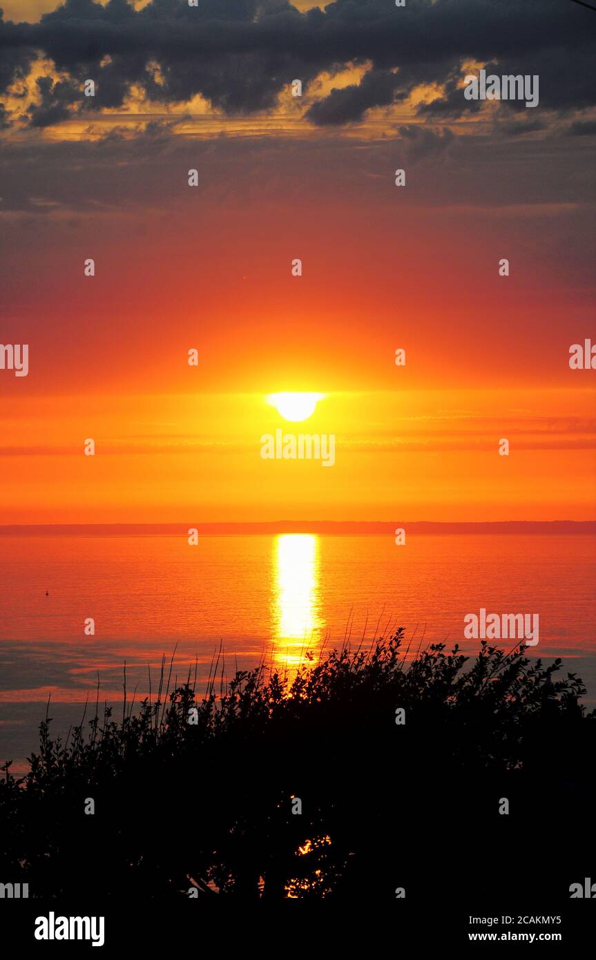 Very hot tropical sunshine hi-res stock photography and images - Alamy