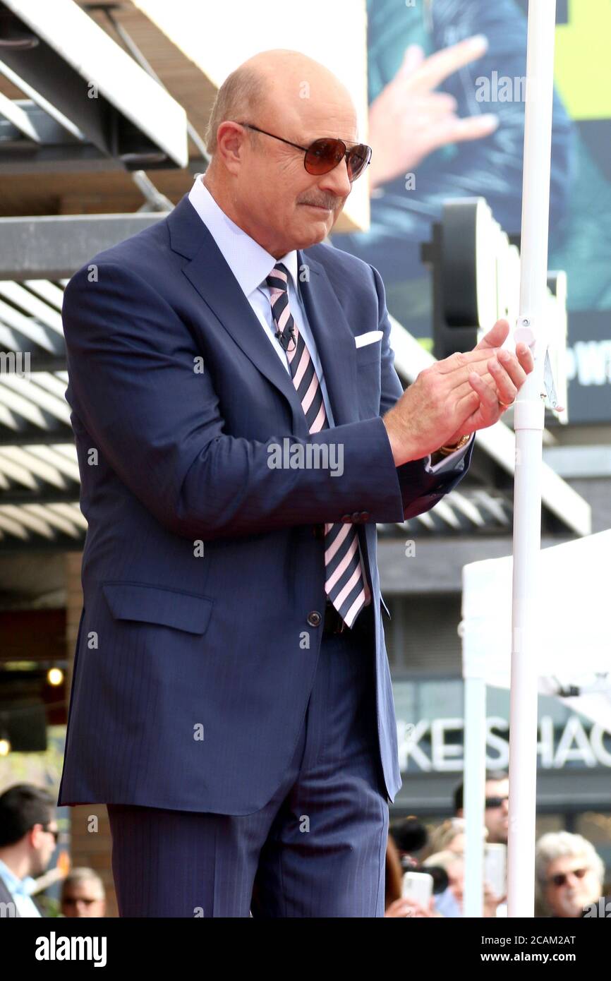 LOS ANGELES - FEB 21: Dr Phil McGraw at the Dr Phil Mc Graw Star