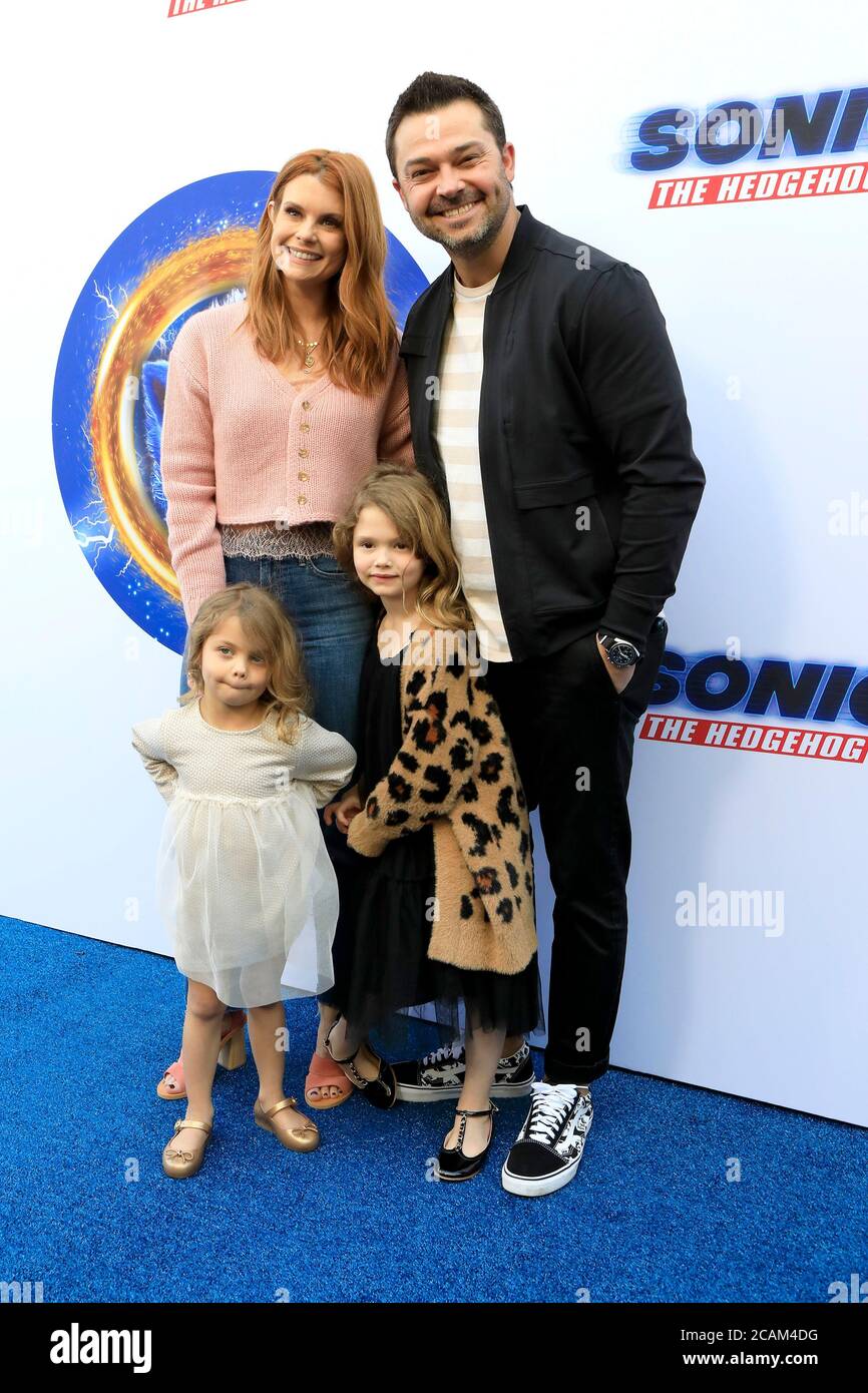 LOS ANGELES - JAN 25:  Joanna Garcia, Nick Swisher, Sailor Swisher, Emerson Swisher at the Sonic The Hedgehog Family Day Event at the Paramount Theatre on January 25, 2020 in Los Angeles, CA Stock Photo