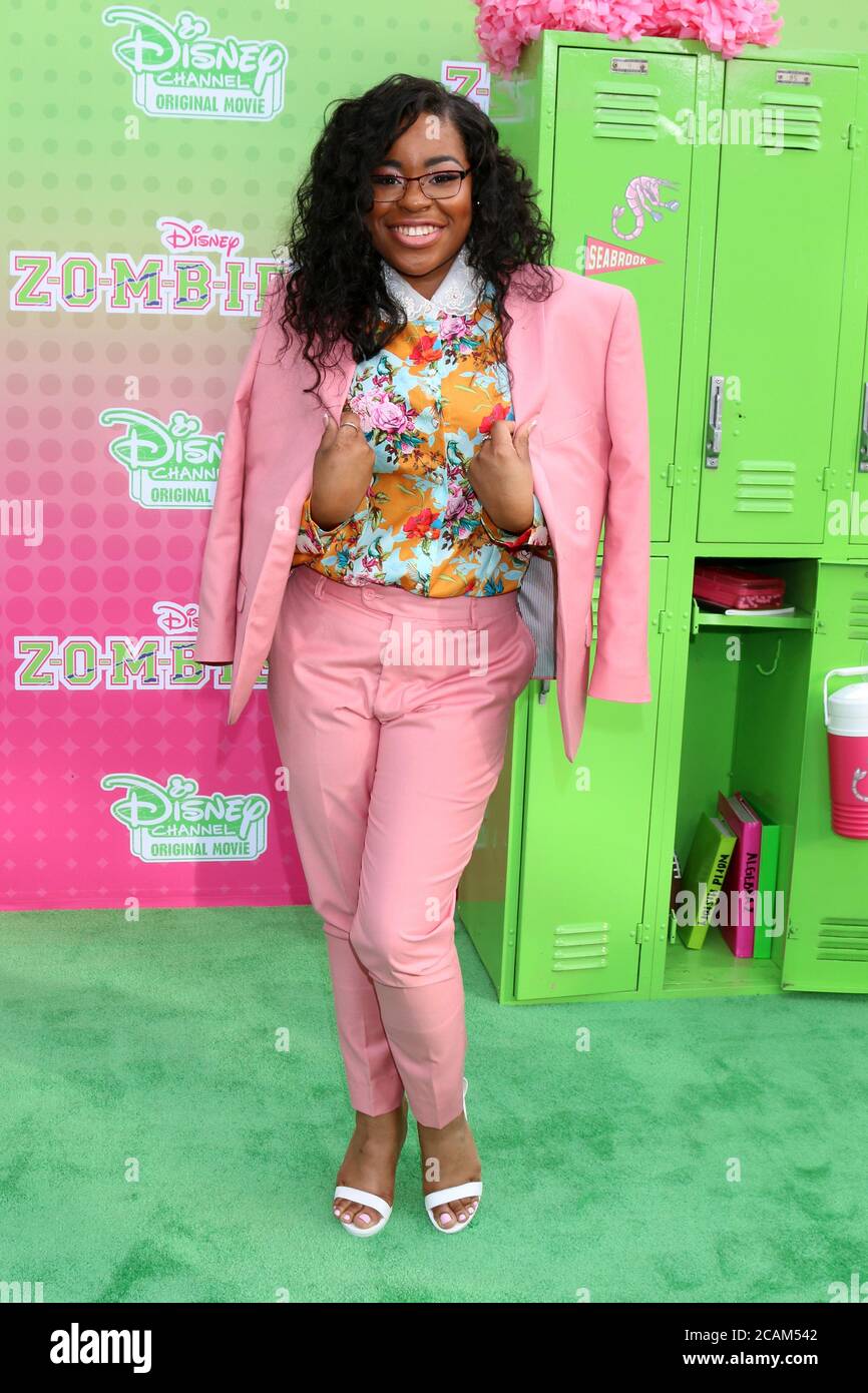 LOS ANGELES JAN 25 Carla Jeffery at the "Zombies 2" Screening at the