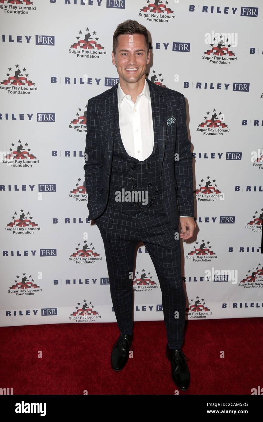 LOS ANGELES - MAY 22: Eric Tozer at the 10th Annual Big Fighters, Big ...