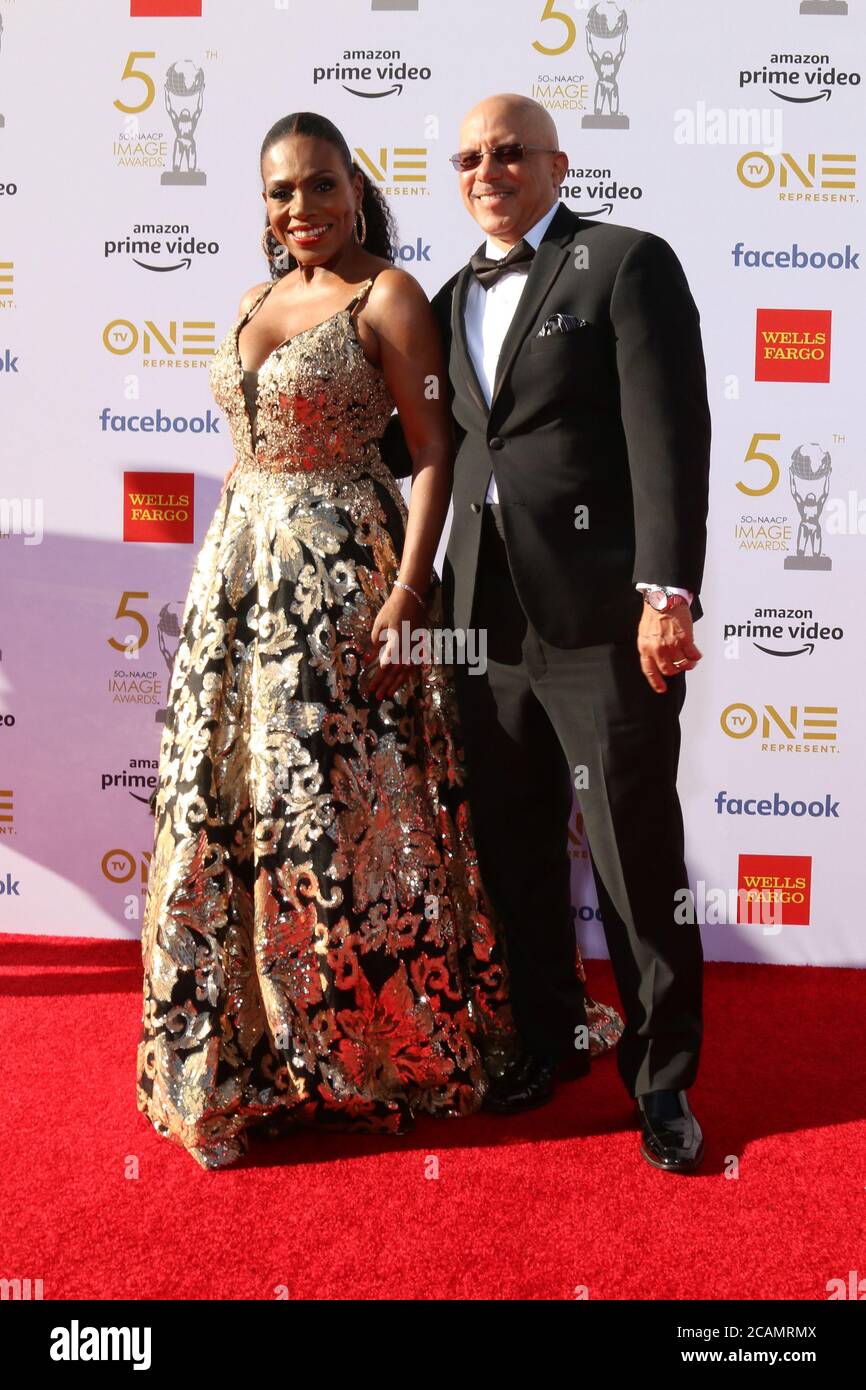 LOS ANGELES - MAR 30:  Sheryl Lee Ralph, Vincent Hughes at the 50th NAACP Image Awards - Arrivals at the Dolby Theater on March 30, 2019 in Los Angeles, CA Stock Photo