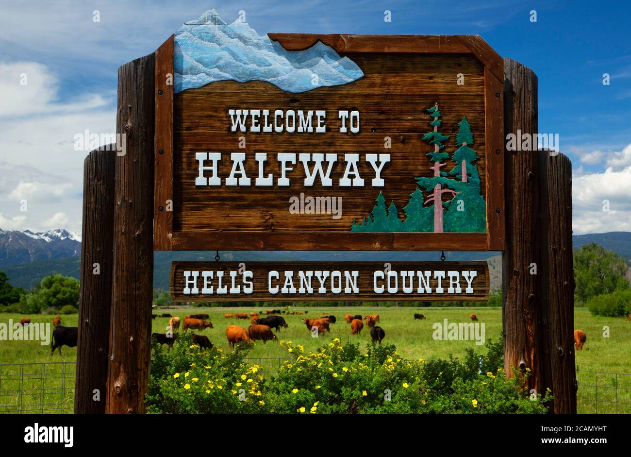 Welcome sign, Halfway, Hells Canyon National Scenic Byway, Oregon Stock Photo