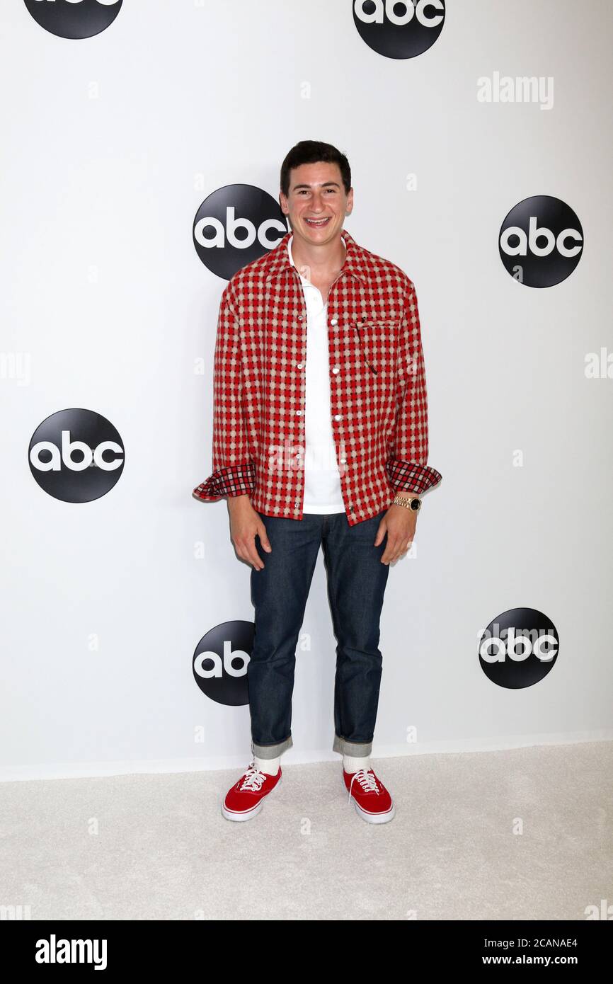 LOS ANGELES - AUG 7: Sam Lerner at the ABC TCA Party- Summer 2018 at