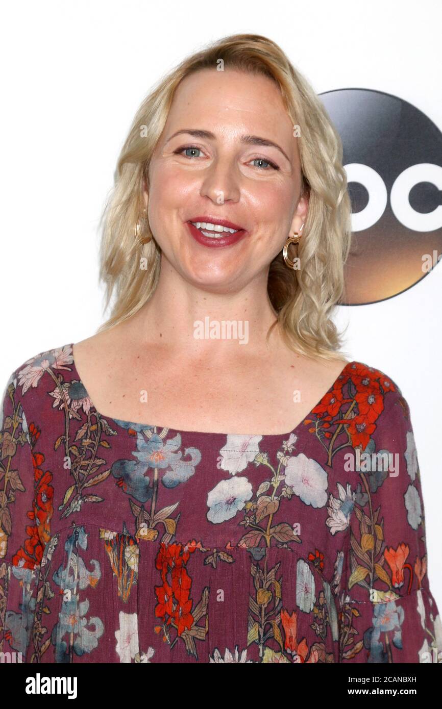 LOS ANGELES - JAN 15: Alicia Goranson, Lecy Goranson at the 2018 NAACP ...