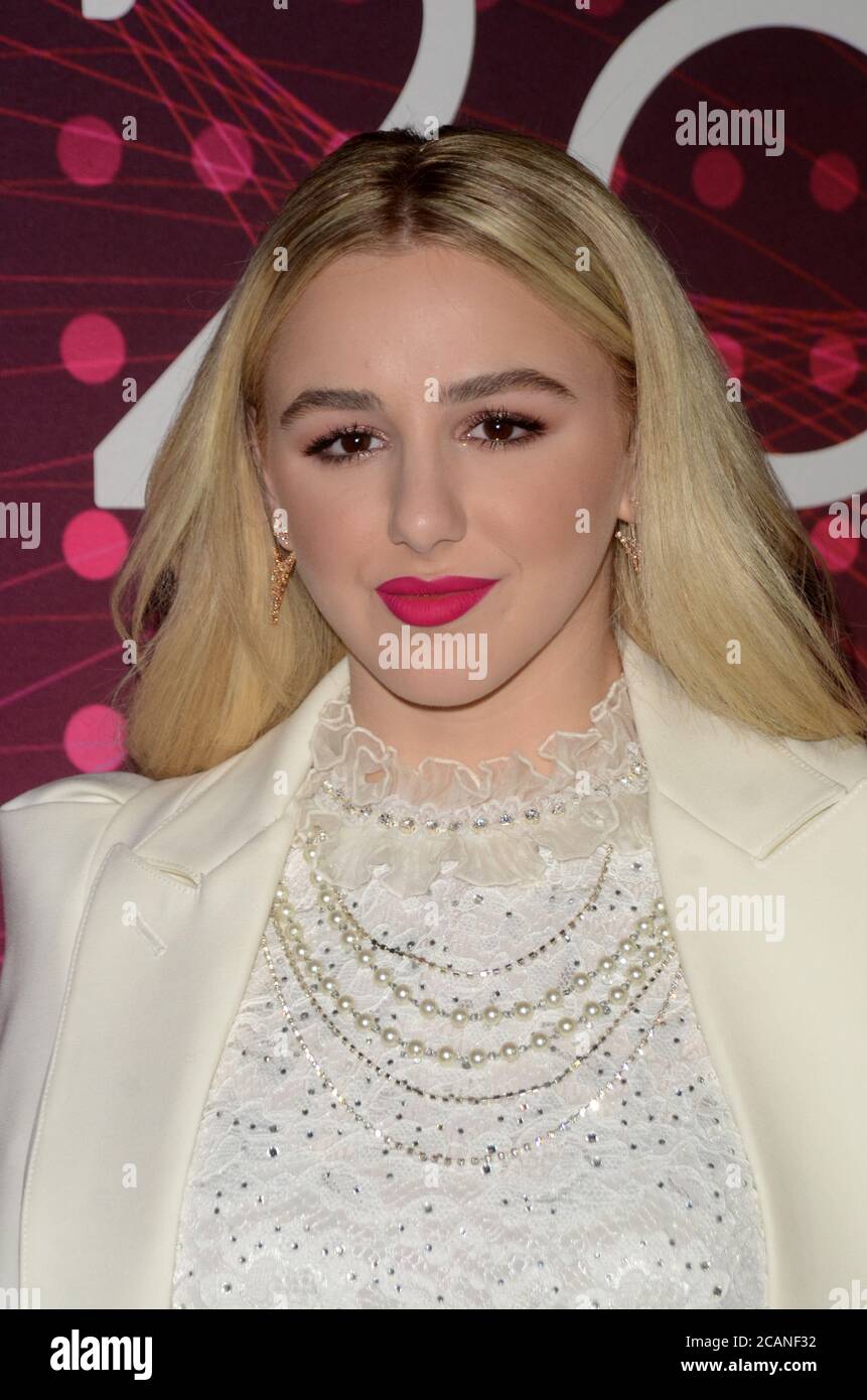 LOS ANGELES - DEC 1: Chloe Lukasiak at the amfAR Dance2Cure Kickoff