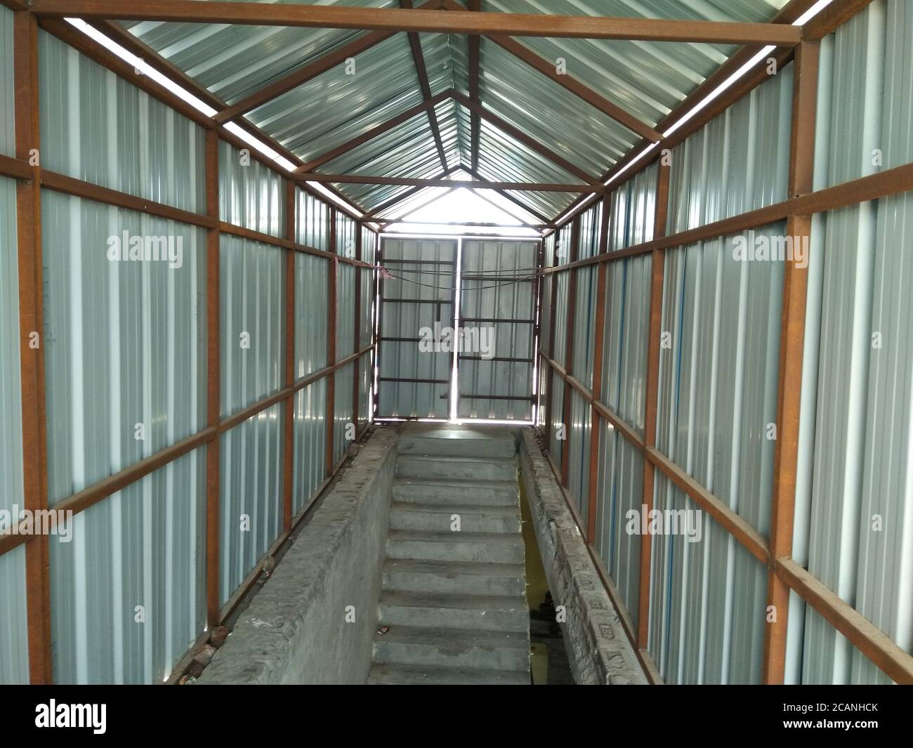 A picture of tin shade for roof Stock Photo Alamy